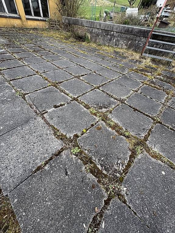 Rivestimenti per pavimenti: Beton-Gartenplatten 50x50 – Usato da Münchwilen AG venduto da me2work