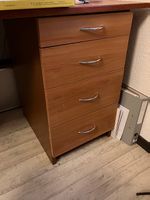 Bureau avec meuble à tiroirs