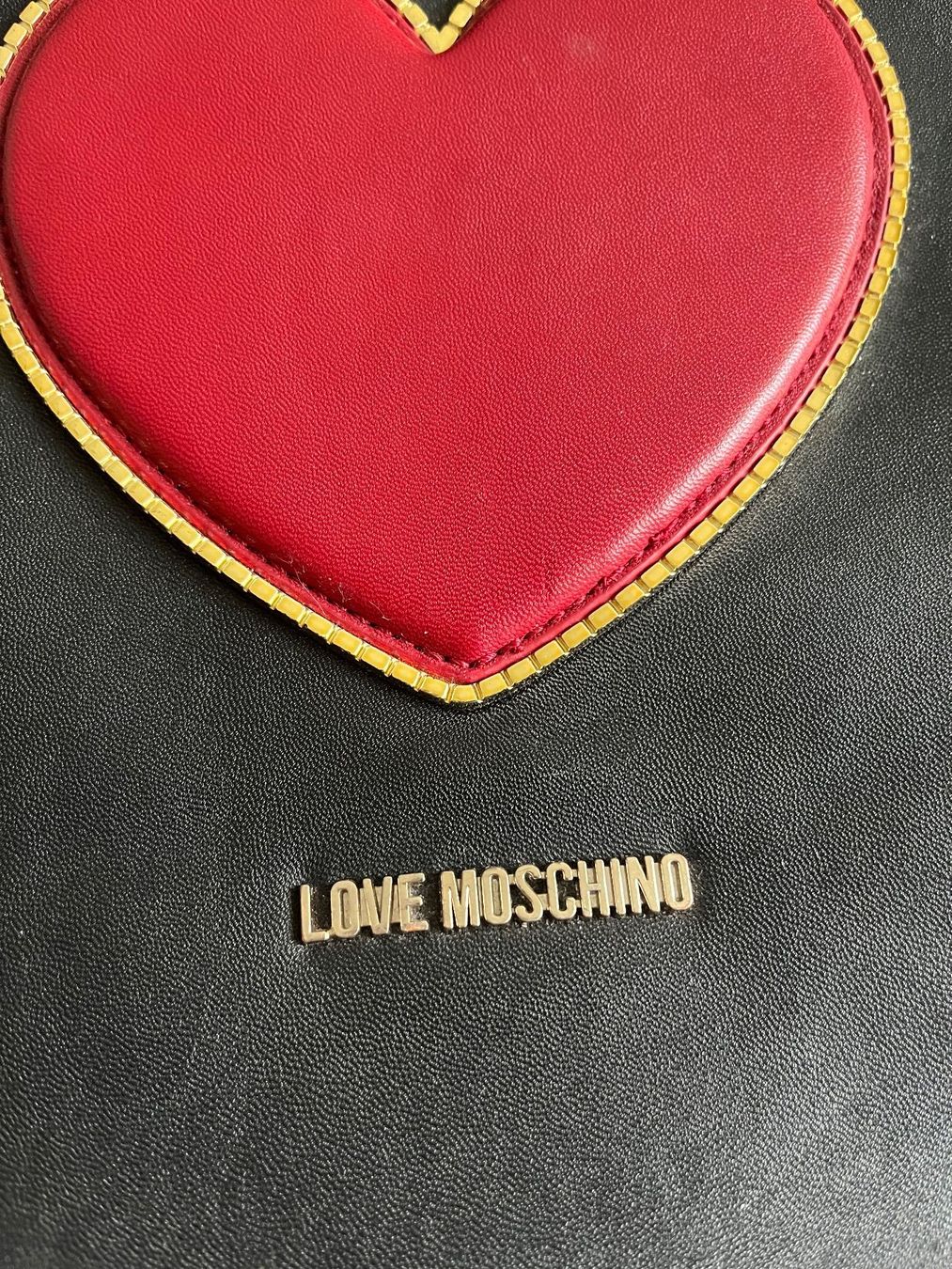 Moschino Zaini: Love Moschino Rucksack schwarz – Usato da Grenchen venduto da sojalatte 1