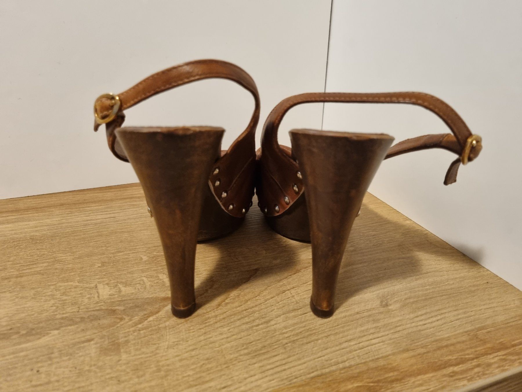 Scarpe da donna: Sandalen Clogs mit Plateau, Leder Gr. 39 – Nuovo (secondo la descrizione) da Wolfwil venduto da s.ara_c 3