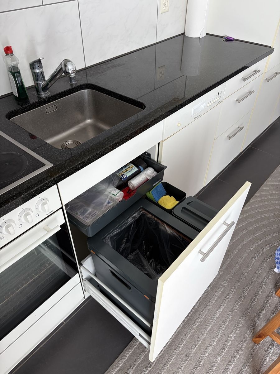 Cucine complete: Funktionstüchtige Küche mit Electrolux-Geräten – Usato da Winterthur venduto da Cky20 7
