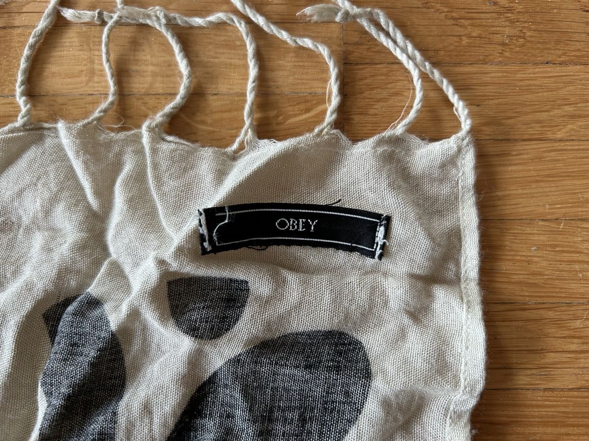 Foulards & écharpes: Obey Schal mit coolem Muster – Neuf (Voir description) à Stäfa par yumai1 3