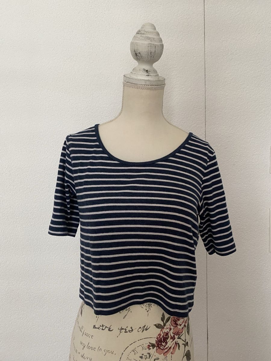 H&M Top: Gestreiftes Crop Top blau/weiss – Usato da Zug venduto da azr_gst2