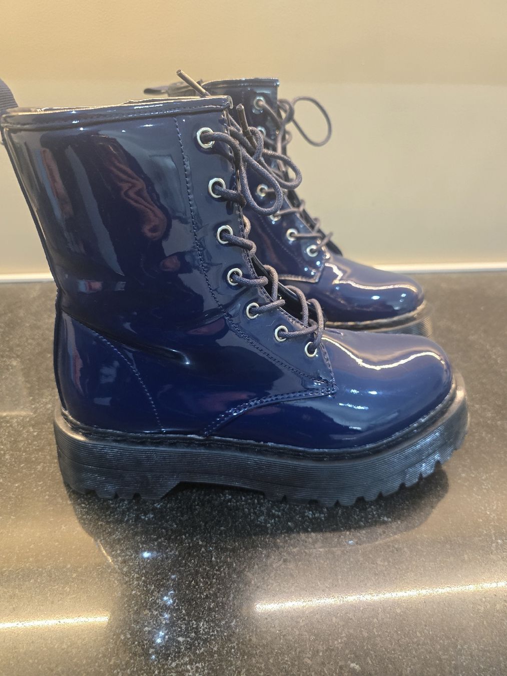 Scarpe da donna: Glamorous Boots Lack Navy - Grösse 37 – Usato da Hägglingen venduto da Raff_Ella 1