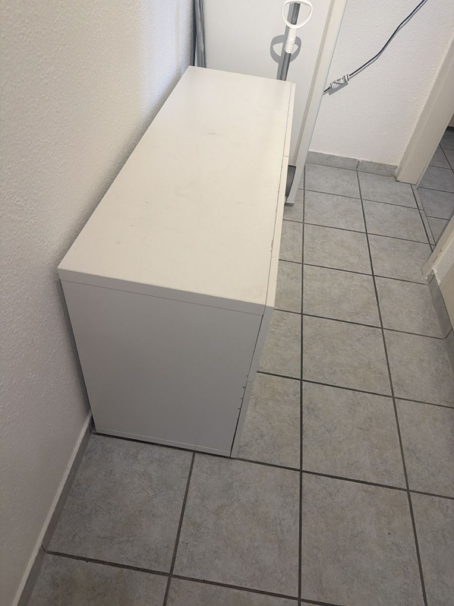 Mobilhome: Mobiletto  colore bianco usato – Usato da Wil SG venduto da sal_5s28 1