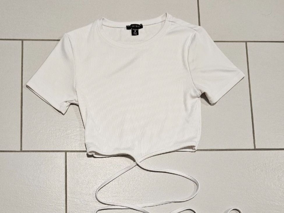 T-shirt: T-Shirt – Usato da Bülach venduto da Recherchieren 4