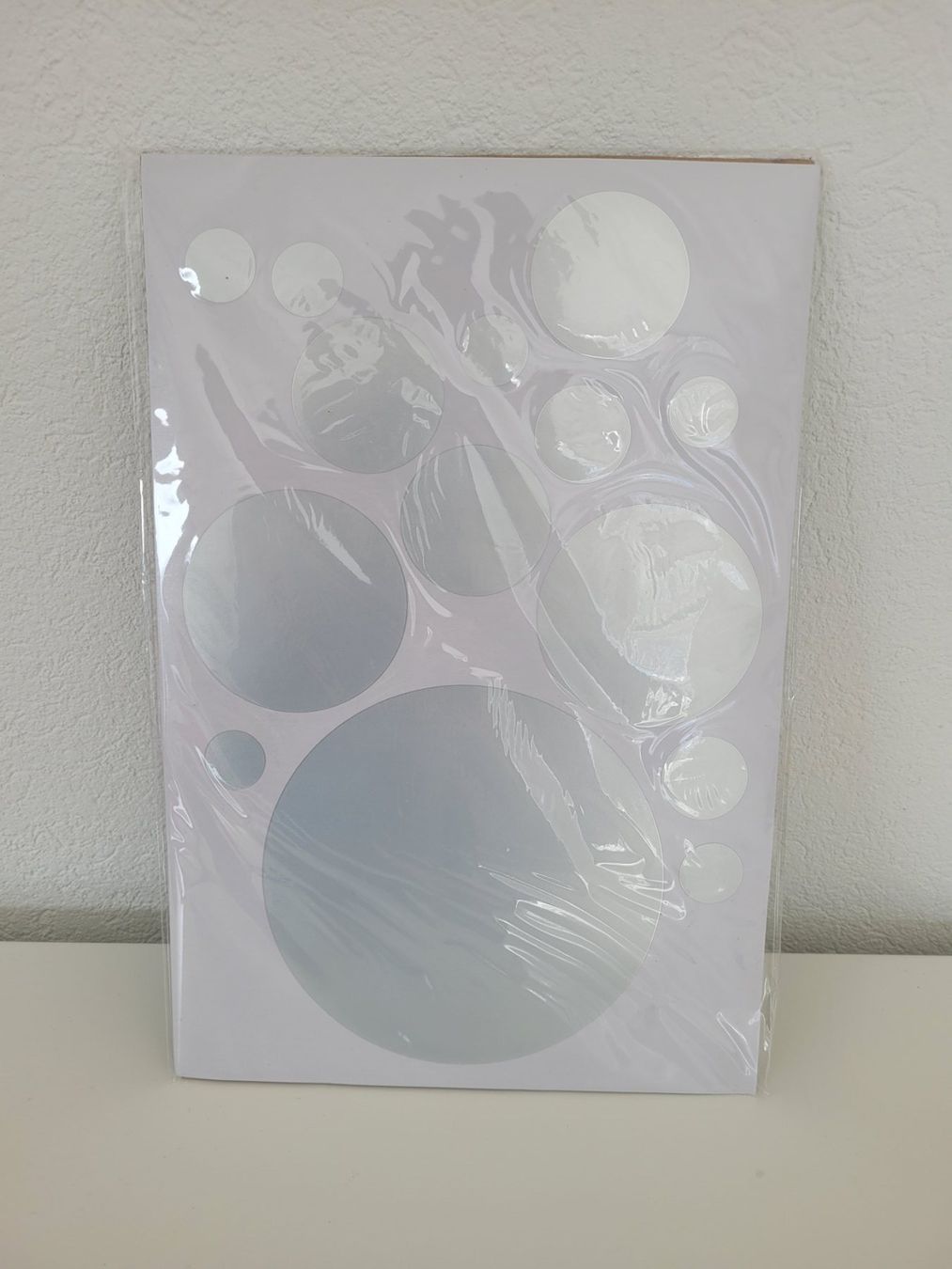 Sonstiges Schreiben & Zeichnen: Wandtatoo "Dots" in Silber 48 Stk. – Neu und originalverpackt aus Aarburg von NDK