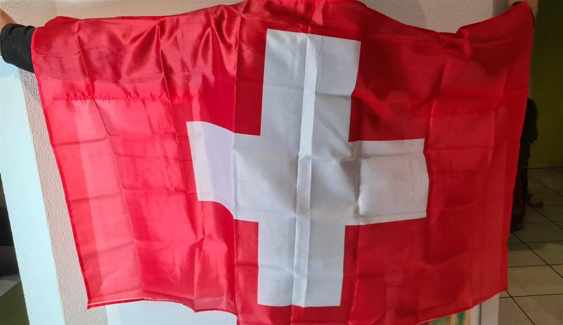 Bandiere: Bodyflaggen Schweizerfahne  90x150cm – Nuovo e nell'imballaggio originale da Uerkheim venduto da Justi.y 2