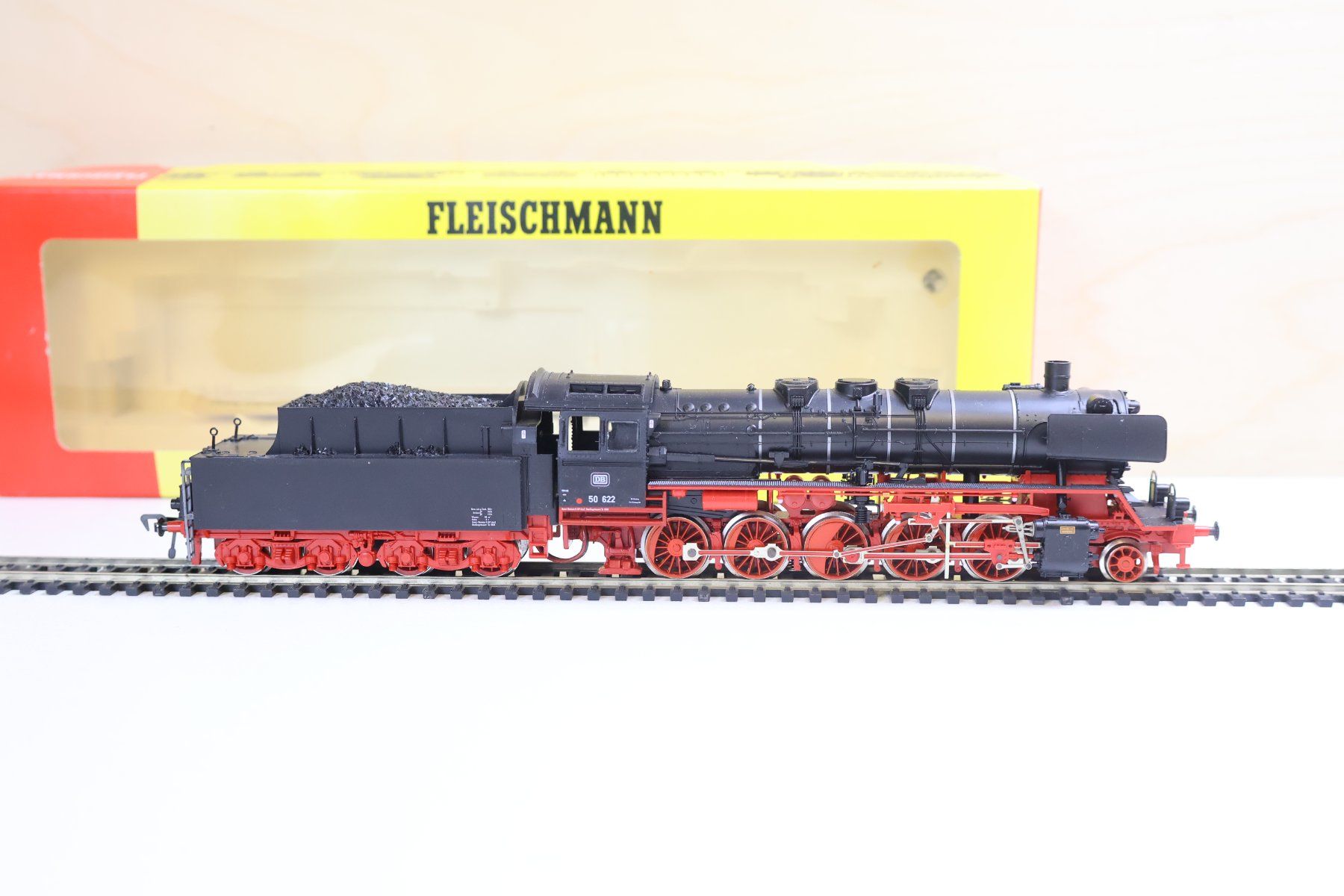 Fleischmann Modelleisenbahnen: Fleischmann grosse Dampflok BR 50 - H0 DC 4805 – Gebraucht aus Winterthur von Monstera 5