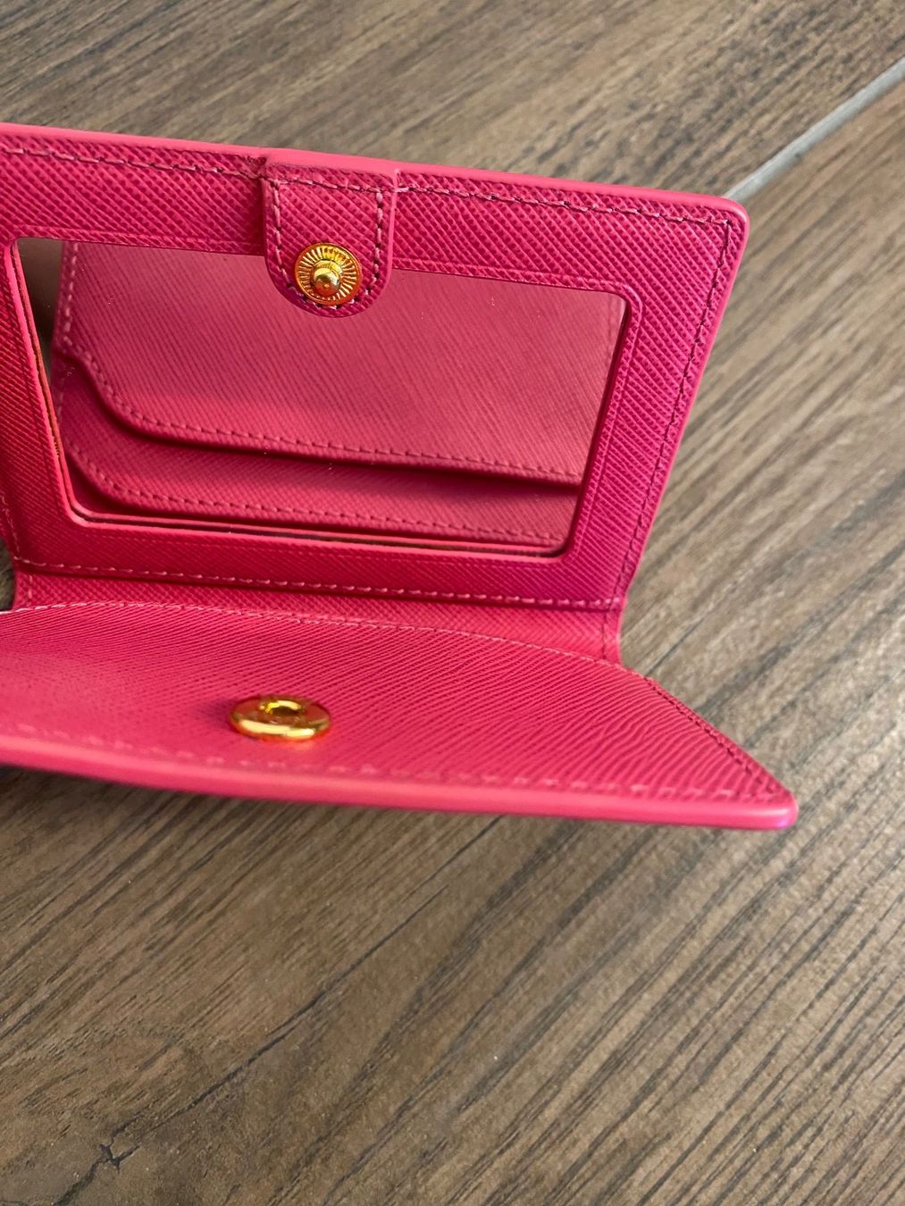 Mcm Portamonete: MCM Spiegel / Kartenhalter pink – Usato da Pratteln venduto da a23_j2gs 3