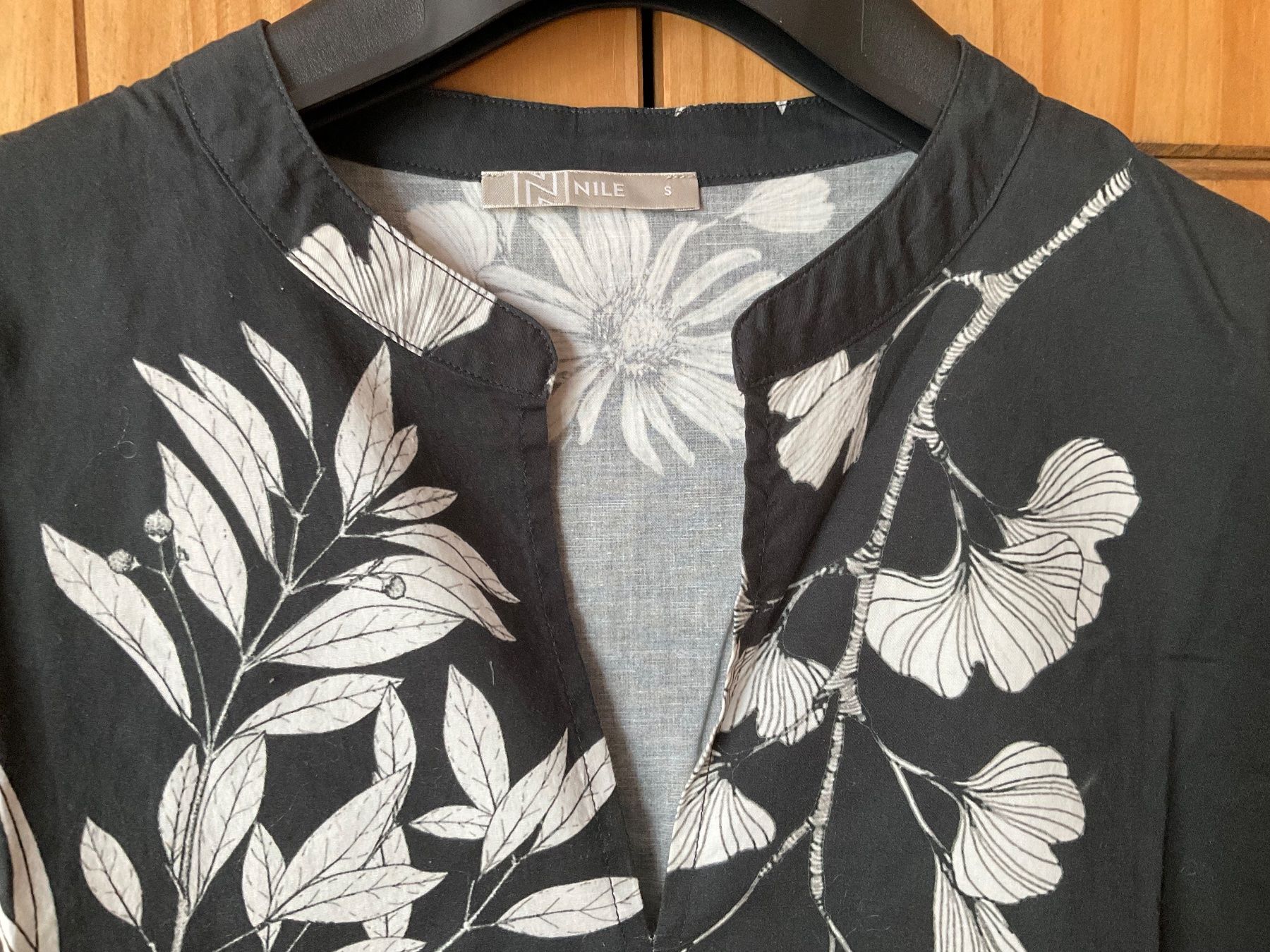 Nile Gonne: bluse + jupe nile – Usato da gurzelen venduto da malu04 4