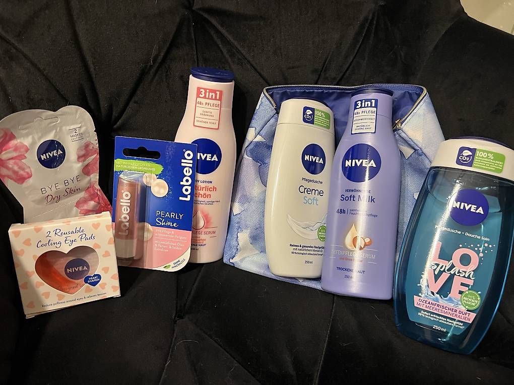 Altro per la cura del corpo: Nivea-Set mit Kosmetiktasche – Usato da Allschwil venduto da Funlady91