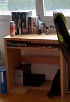 Petit bureau avec étagère coulissante