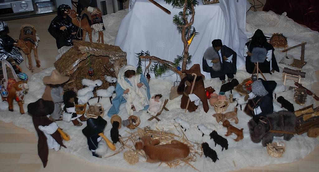 Figurines: Krippenfiguren samt Zubehör – D'occasion à Meggen par spyder718 2