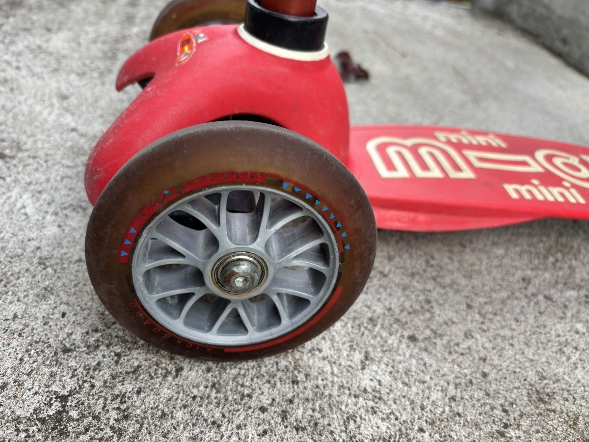 Micro Fahrzeuge für Kinder: Mini Micro Trottinett rot – Gebraucht aus Riehen von ERU_123 6
