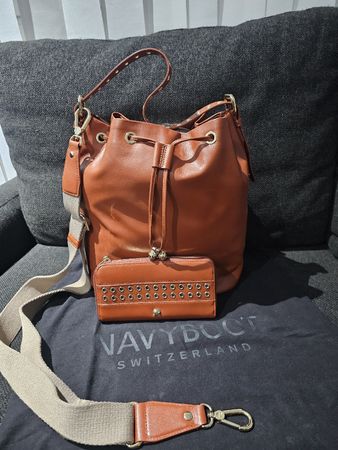 Hochwertige Nevyboot Leder-Tasche + passendes Portemonna