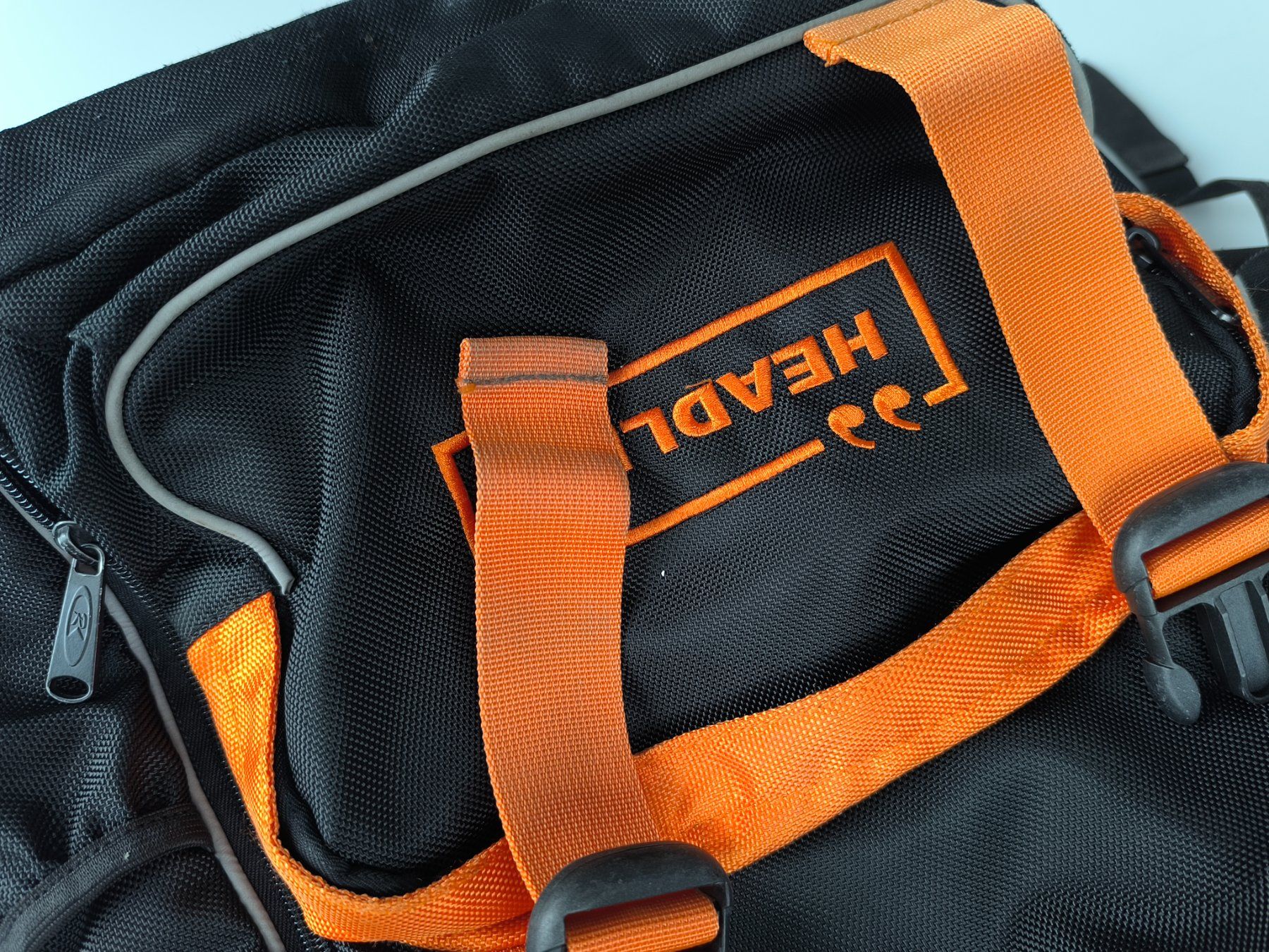 Racoon Zaini: RACOON Rucksack Schwarz Orange – Usato da Rüti ZH venduto da Restwert_Rueti_ZH 7