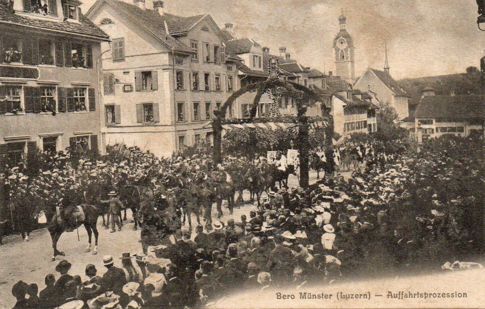 Cartoline postali: Beromünster - Auffahrtsprozession – Usato da Melano venduto da pisonsdro