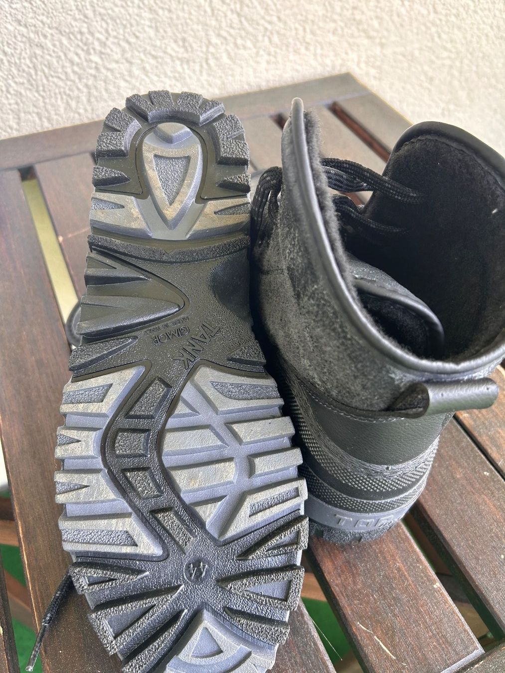 Scarpe da uomo: Arbeits oder Winterschuhe  Grösse 44 – Nuovo (secondo la descrizione) da Aristau venduto da WalterM06 3