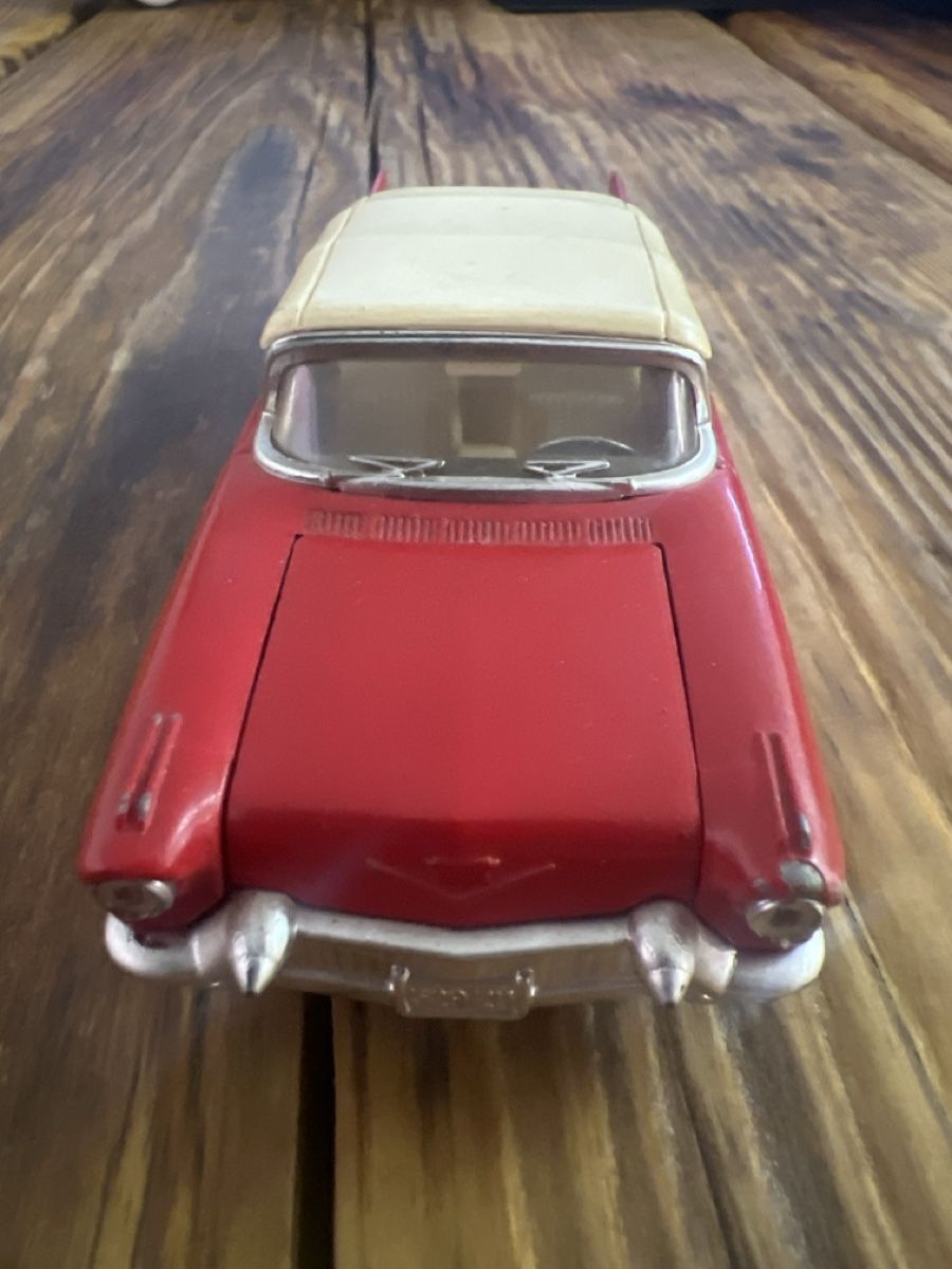 Cadillac Voitures modèles: Cadillac Eldorado Oldtimer Modellauto  – D'occasion à Umiken par mar_p7n9 1