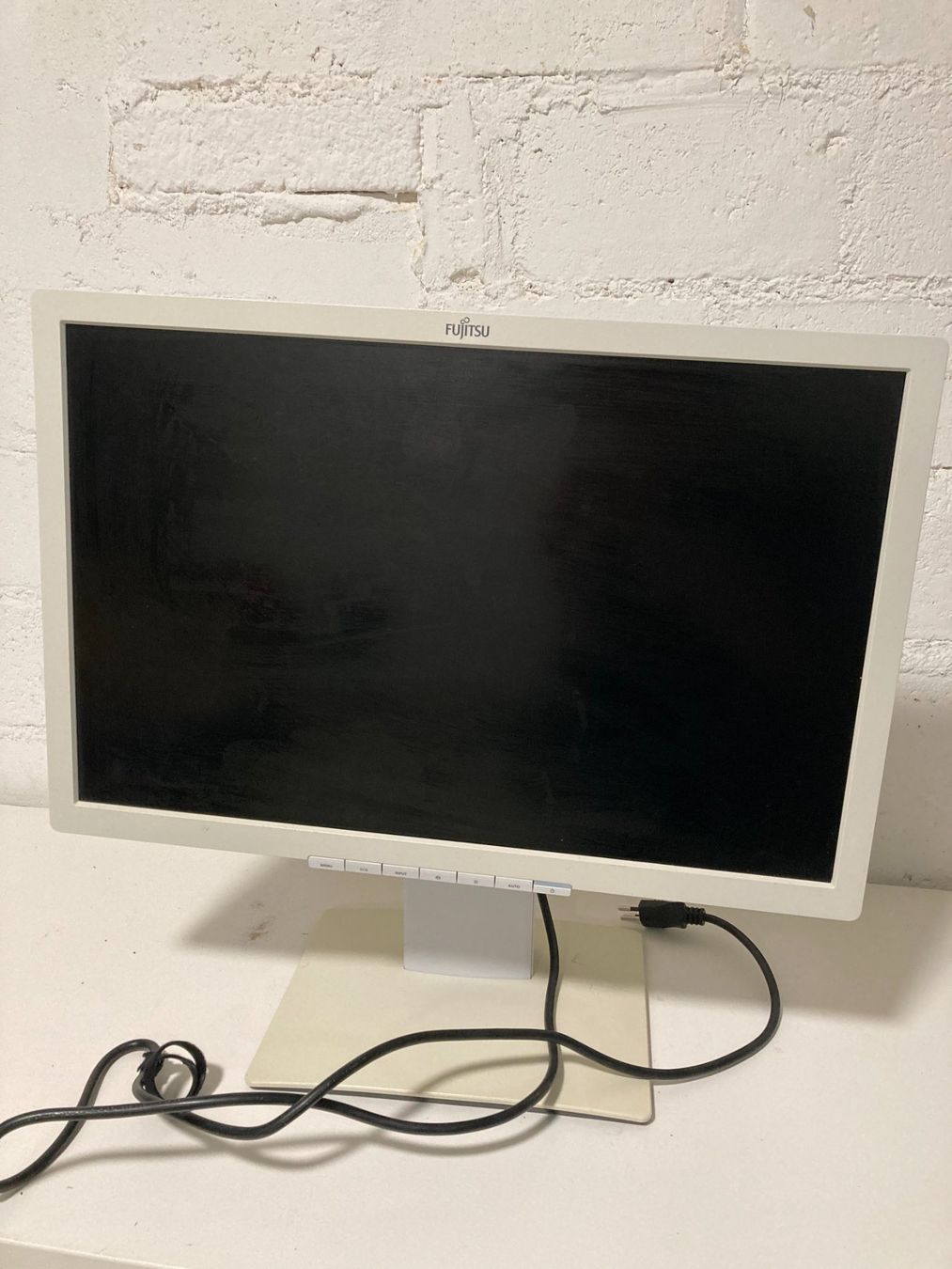 Fujitsu Monitore: Bildschirm - Fujitsu B22W-7 LED – Gebraucht aus Hinterkappelen von deev