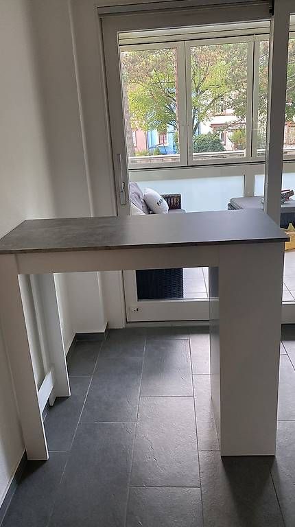 Ladenausstattungen & Messebau: Bar – Gebraucht aus Birsfelden von dor_9n7f