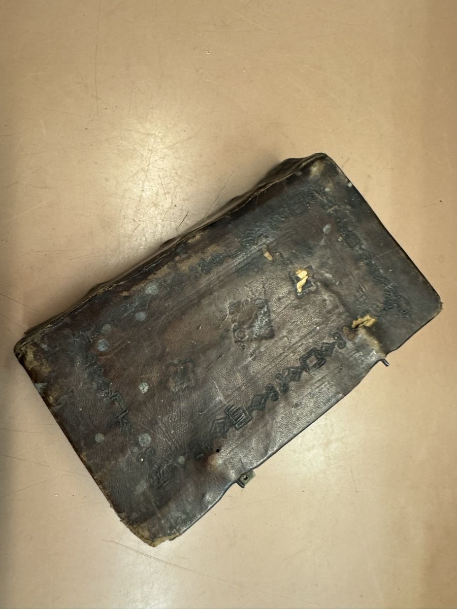 Libri: Buch antiquarisch Leder Einband mit Schliessen  – Usato da Chur venduto da Meriva0 1