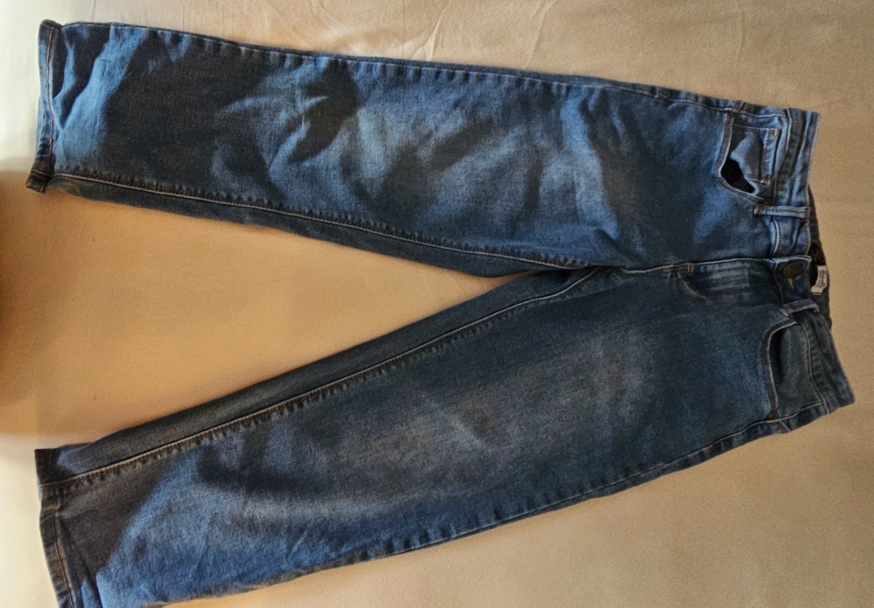 Zara Lotti & Set di vestiti: Ein cooles secondhand Outfit mit Garfield und coole Jeans – Usato da zollikon venduto da irissauer 1