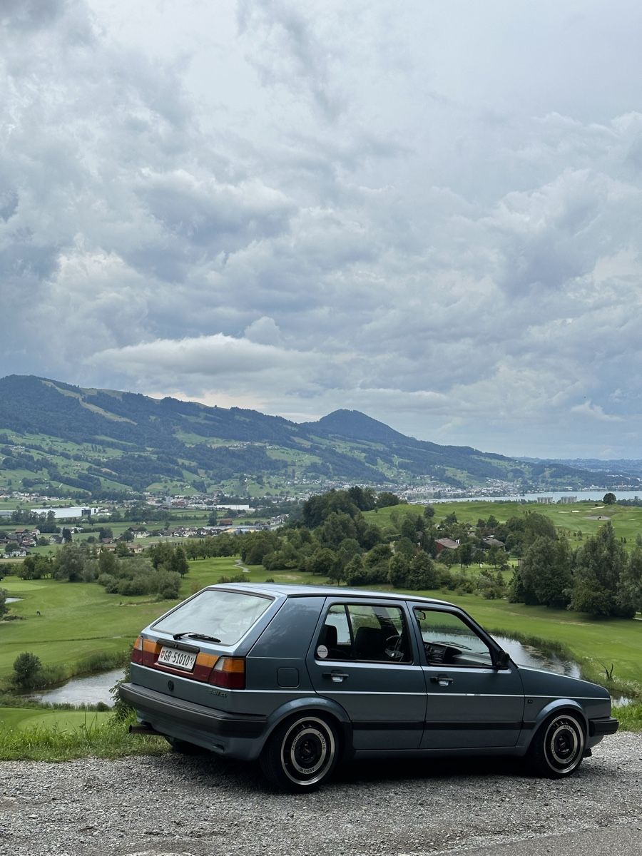 VW Autos: Golf 2 CL 1.8  – D'occasion à Trin par Erican55 1