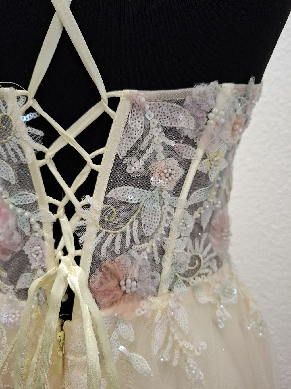 Vestiti: Gelbe kleid – Nuovo (secondo la descrizione) da Uster venduto da VMT. 7