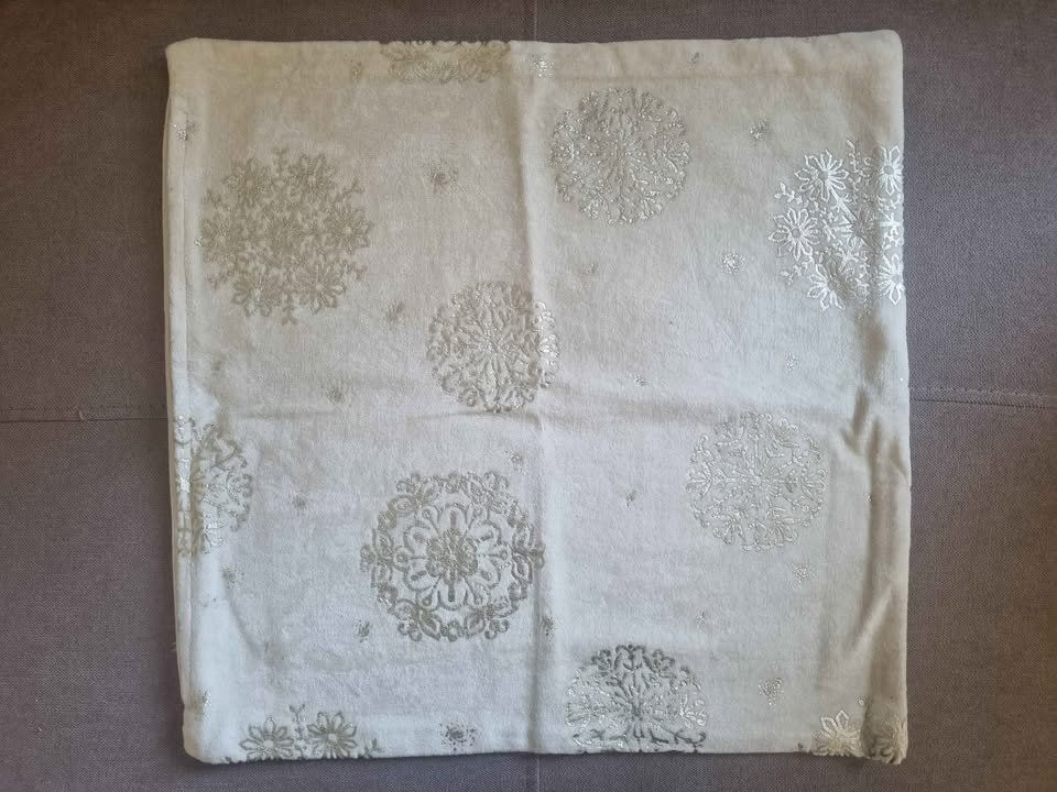 Cuscini: Diverses housses de coussin – Usato da La Tour-de-Peilz venduto da csc_5ztn 3