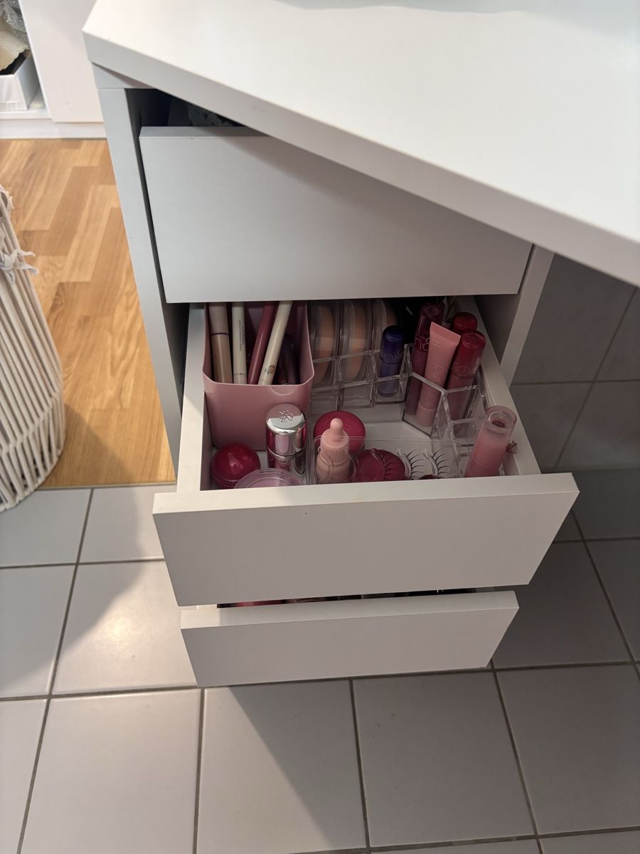 Schminktische: White Corner Make-up Table with LED – Gebraucht aus Boll von stellabee 2