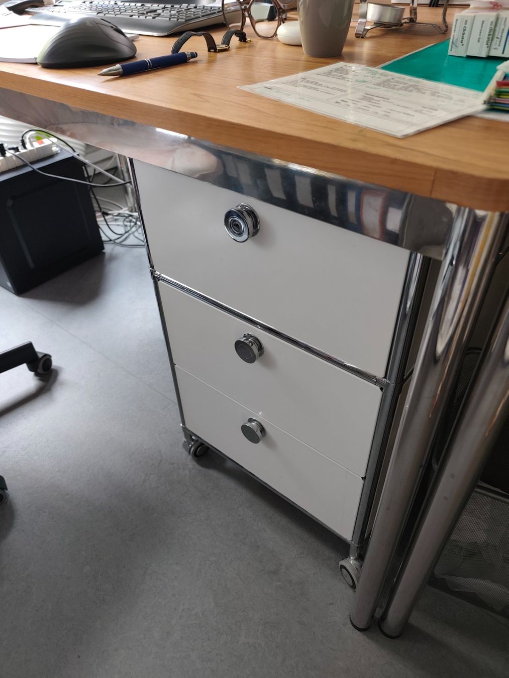 Bureaux: 3x Schreibtisch von System4 – D'occasion à Zürich par Eszter4 3