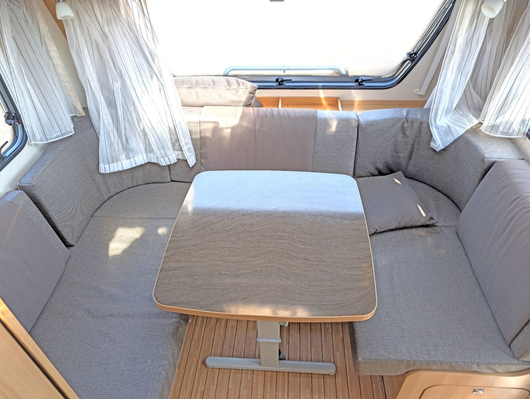 Dethleffs Veicoli da campeggio: Wohnwagen  Dethleffs S.E. 430 QR – Usato da Winterthur venduto da MCW 7