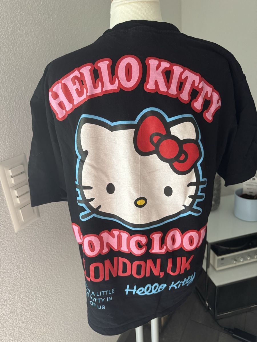 T-shirt: T-Shirt Hello Kitty schwarz 100% Baumwolle – Usato da Olten venduto da bir_k96n