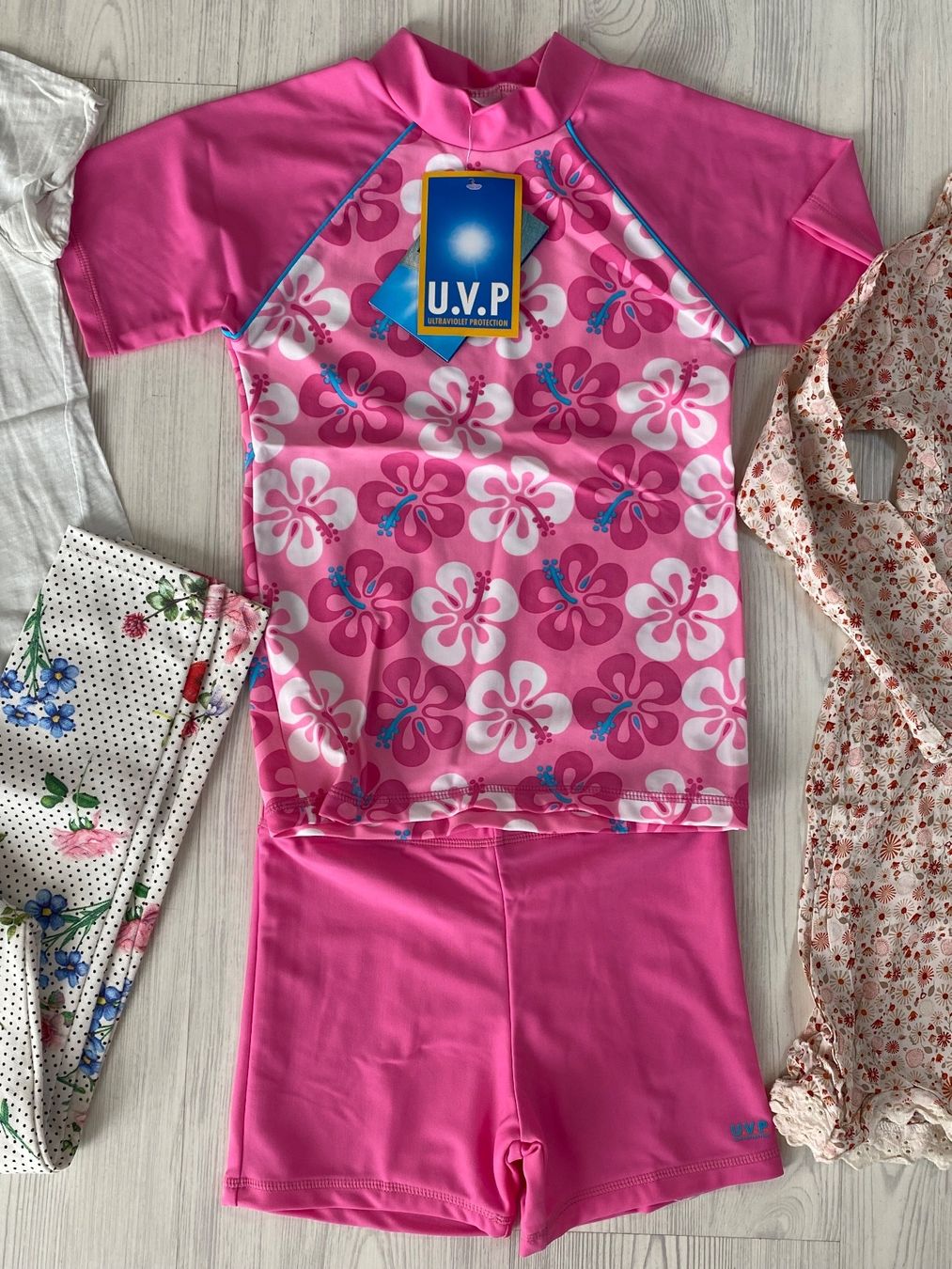 Lotti & Set di vestiti: Mädchenset Gr. 128 – Usato da Estavayer-le-Lac venduto da Mimmy02 3