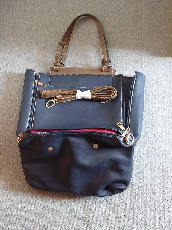 Borse da donna: Neue Kunstleder Tasche blau, mit separater Innentasche – Nuovo e nell'imballaggio originale da Wald ZH venduto da e8e 3