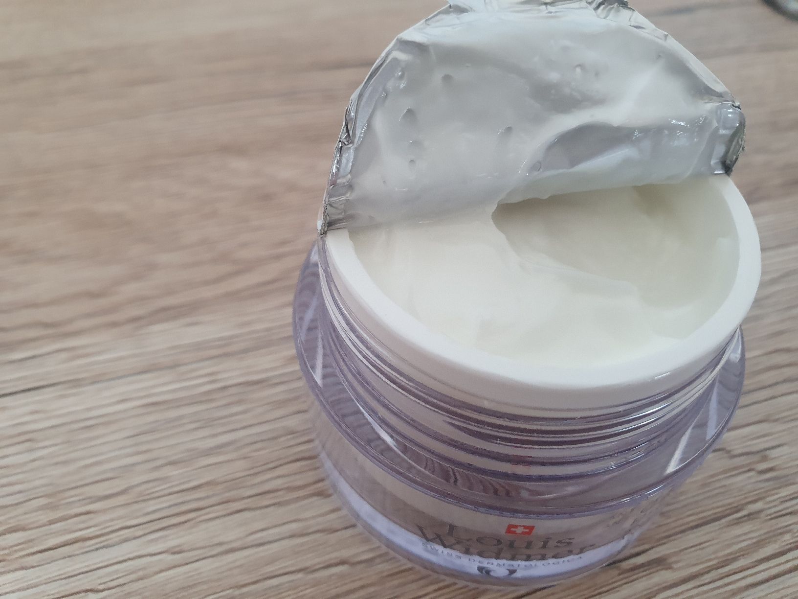Louis Widmer Gesichtspflege: Louis Widmer Crème Pro-Active Light 50ml – Gebraucht aus Moosseedorf von Sonnenschein.. 4