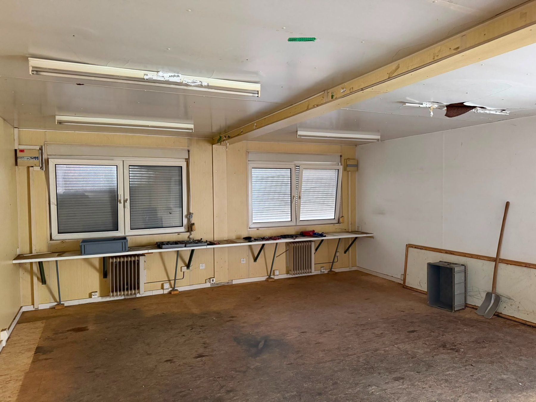 Contenitori edile: Bürocontainer – Usato da Oetwil am See venduto da Kuechenzeit 4