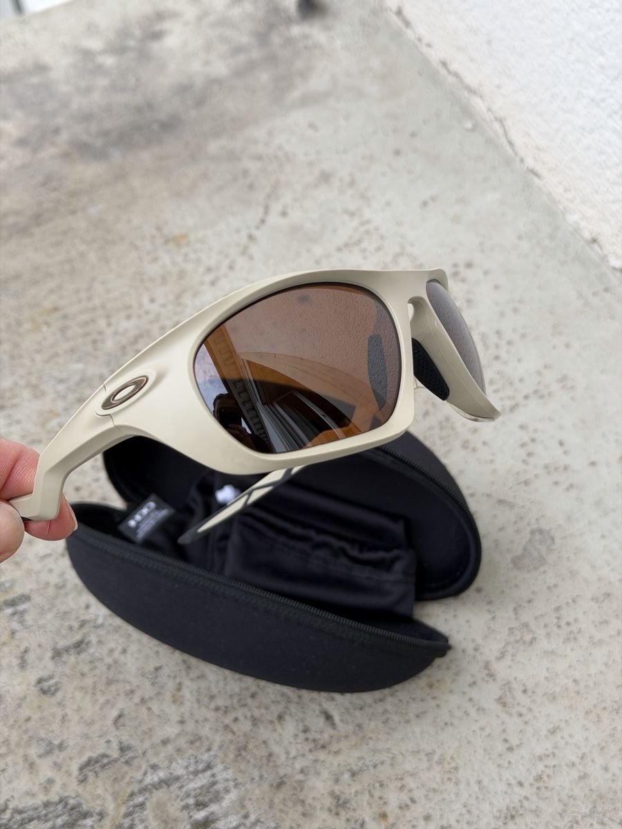 Oakley Brillen & Gläser: Oakley Lateralis Sunglasses – Neu (gemäss Beschreibung) aus Zürich von agichristine