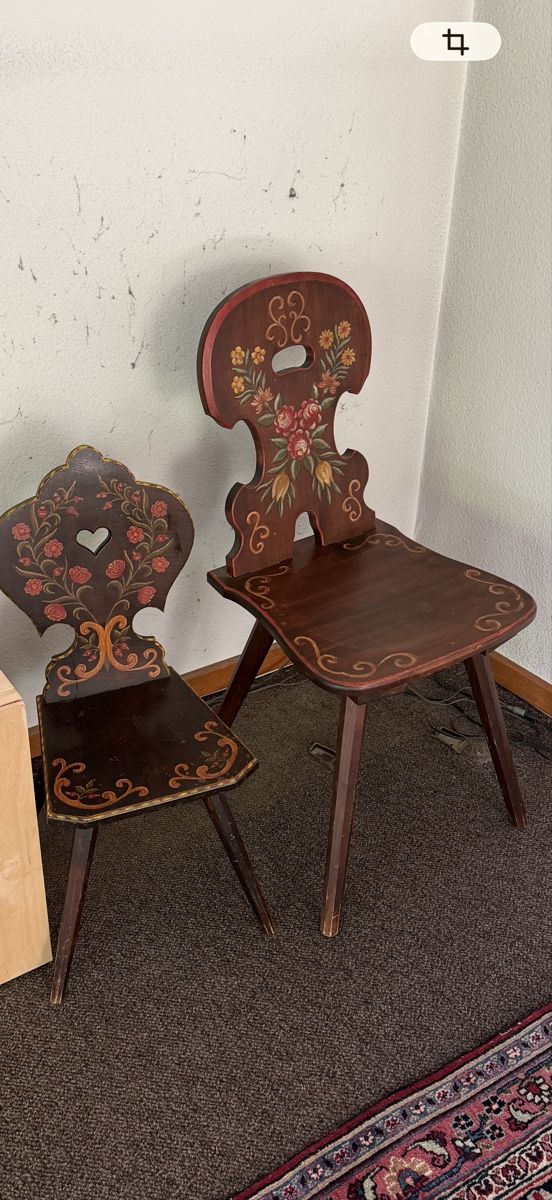 Stühle: Stabelle(n) Bauernmalerei – Gebraucht aus Wettingen von Mat5430