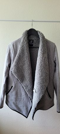 Kuschelige Khujo Strickjacke mit Teddyfell, Grösse S