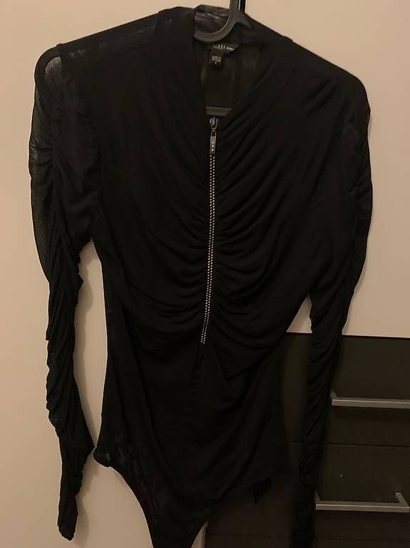 Guess Top: Guess body langarm, S – Usato da St. Gallen venduto da mar_rkm7