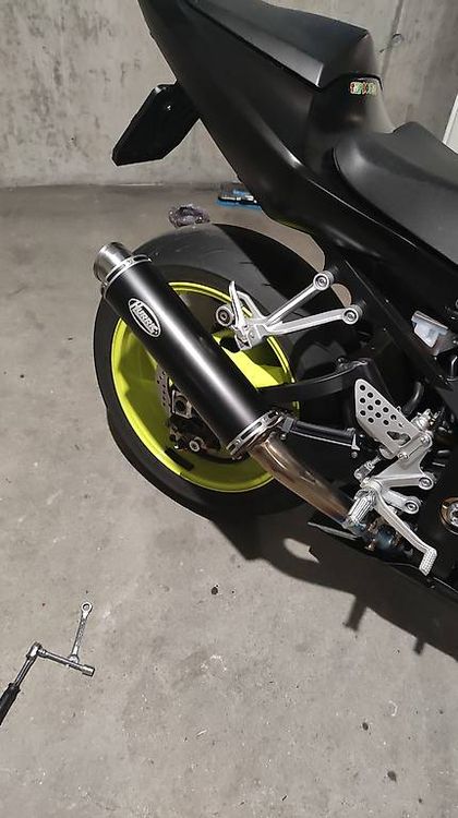 Strada: Suzuki gsxr 1000k4 – Usato da dielsdorf venduto da rato46 1