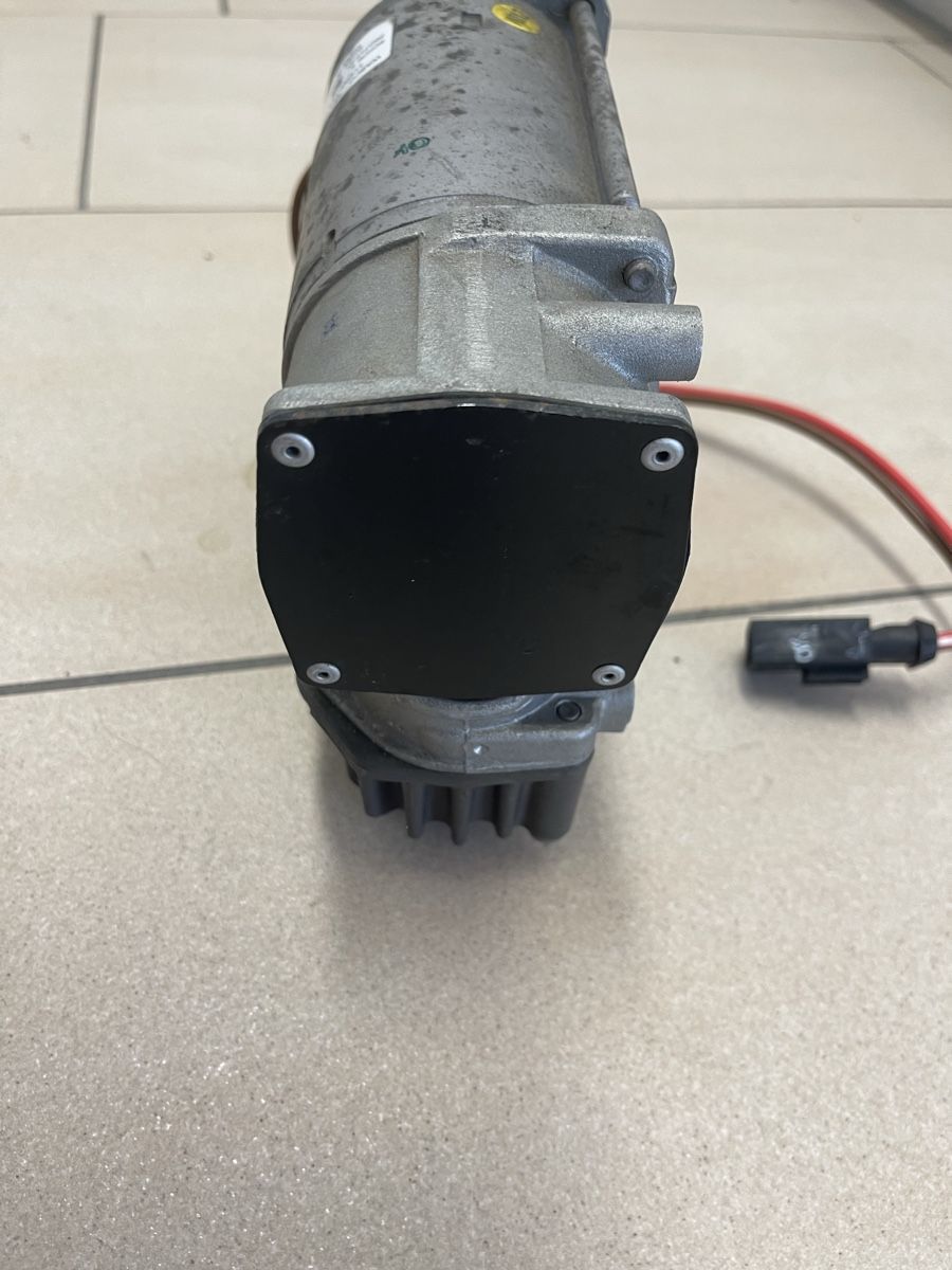 BMW Tutti pezzi di ricambio auto: BMW  Luftfederung Kompressor 37206875176-01 – Difettoso da Elsau venduto da isidobrany09 3