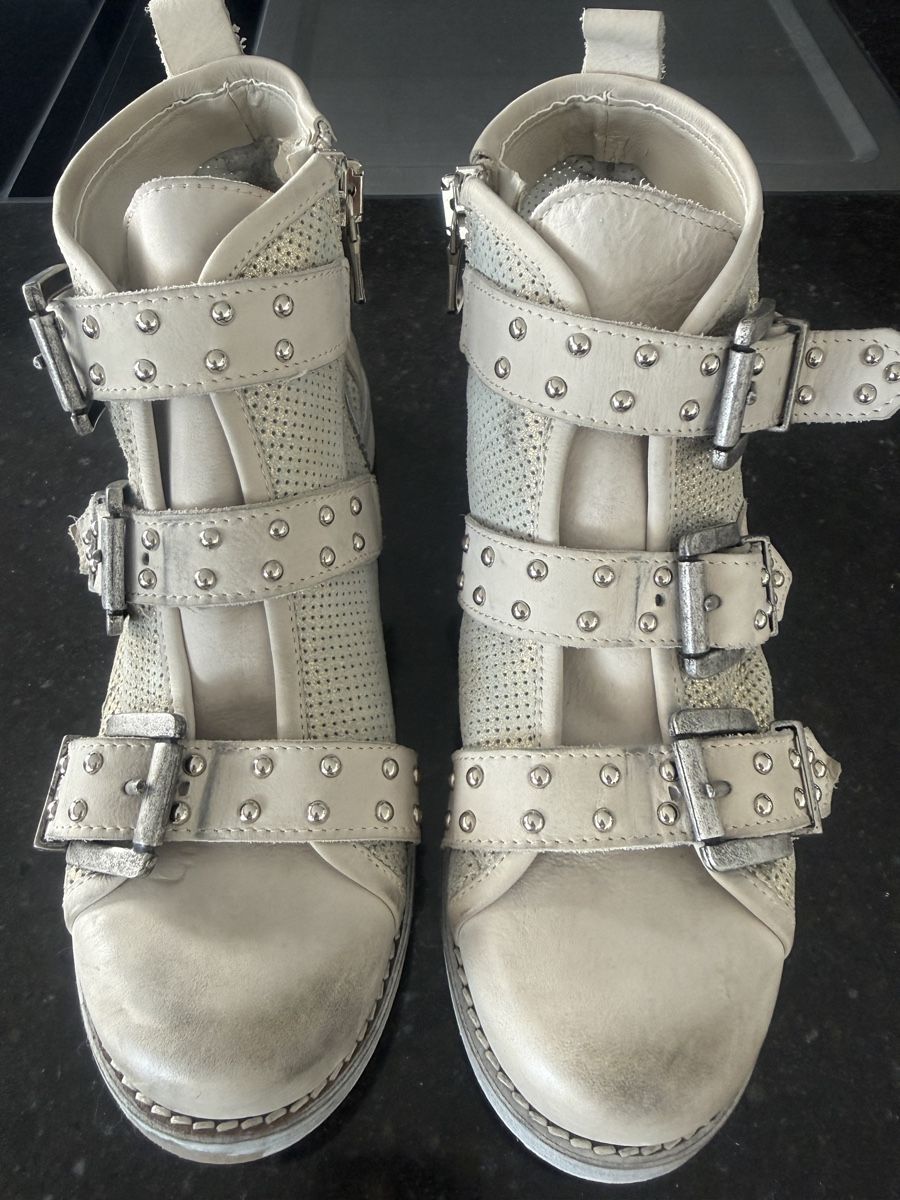 Scarpe da donna: RICCIANERO- Schuhe, Gr. 39 – Usato da Adligenswil venduto da Esthee