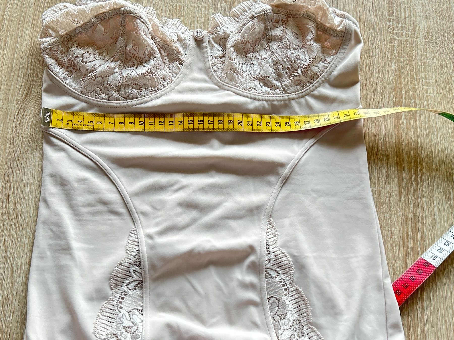 Altra biancheria intima: Formender Body mit Spitze beigefarbig – Usato da Brunnen venduto da Nala2929 7