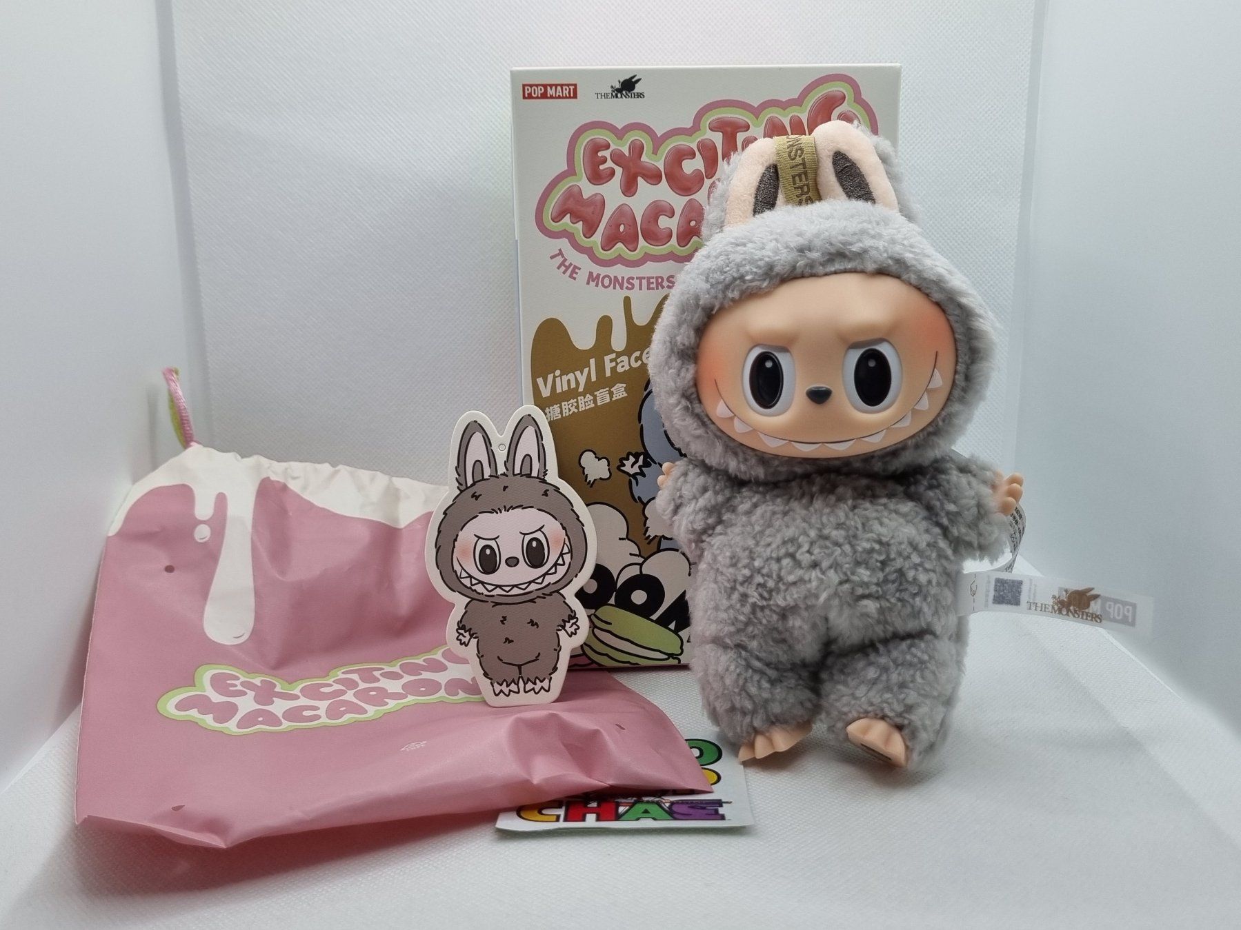 Pop Mart Figuren: POP MART - The Monsters/Labubu - Macaron - Sesame Bean – Neu und originalverpackt aus Vernayaz von fnkochase