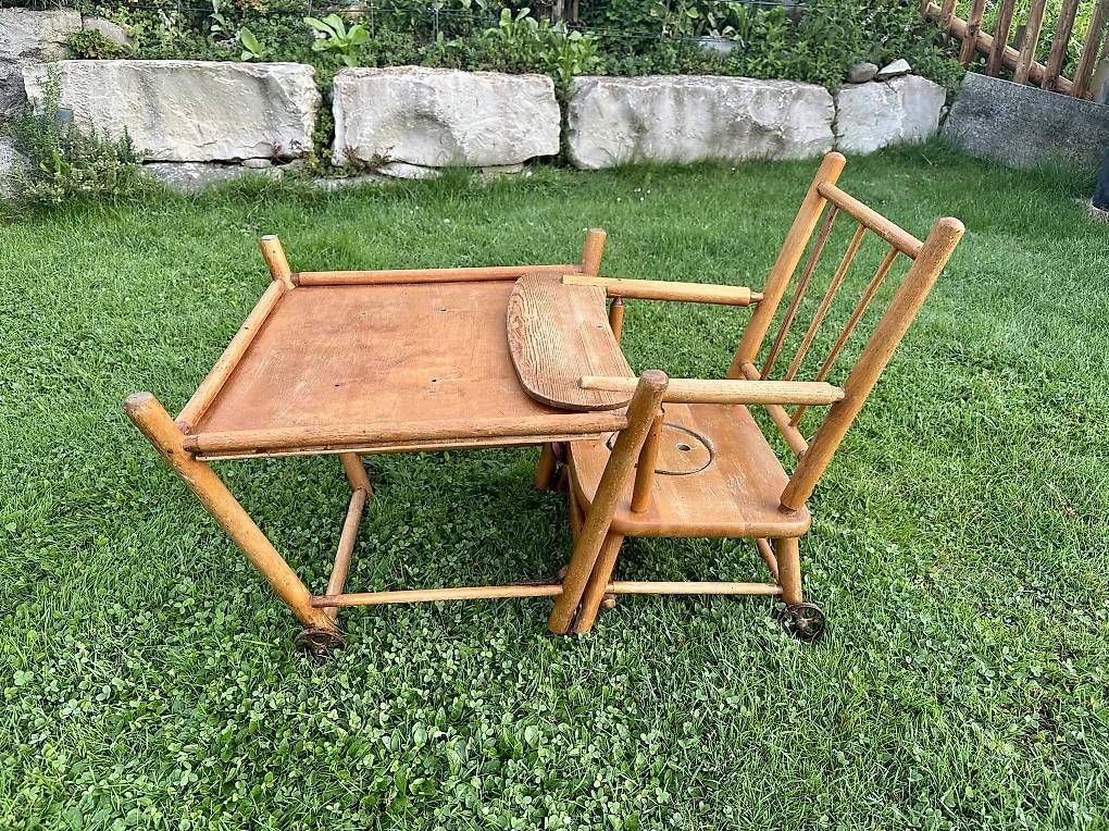 Chaises hautes: Kinderhochstuhl gratis  – D'occasion à Siglistorf par Chayabru 2