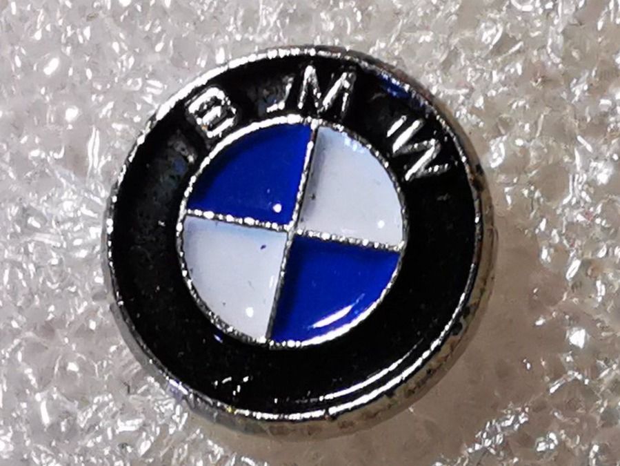 Placchette & Badge: Ansteckpin 64: BMW Logo klein – Usato da Oppligen venduto da Pin-Fall-Shop